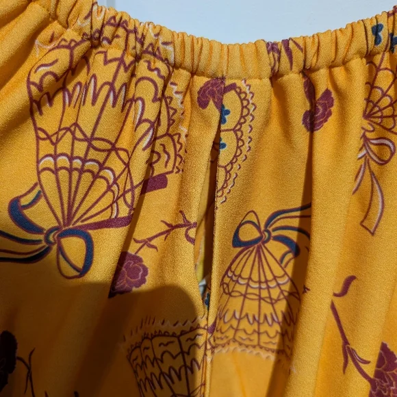 PUG Yellow Off-Shoulder Dress with Red fan print 3x - Picture 3 of 5